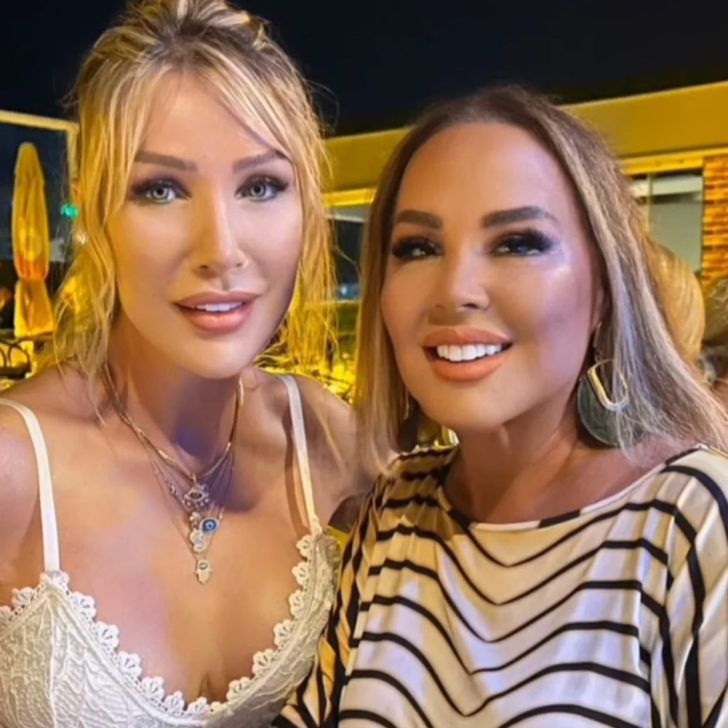 Seda Sayan smiles nude