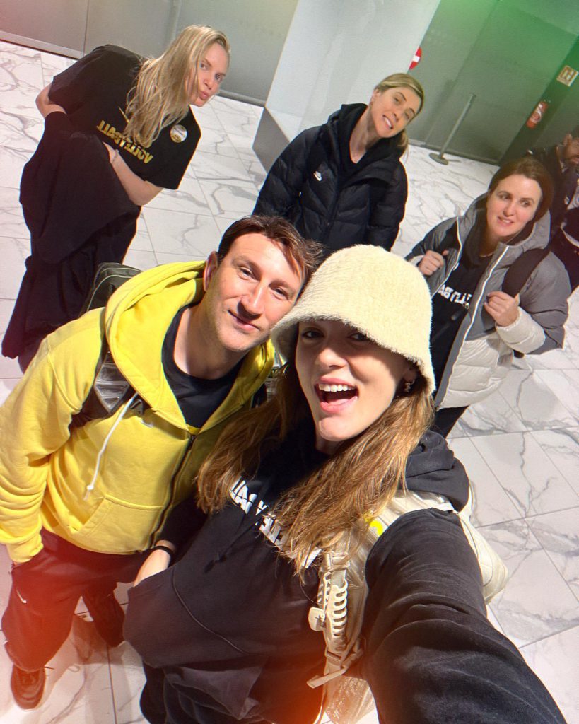 Zehra Güneş ardent hot bikini