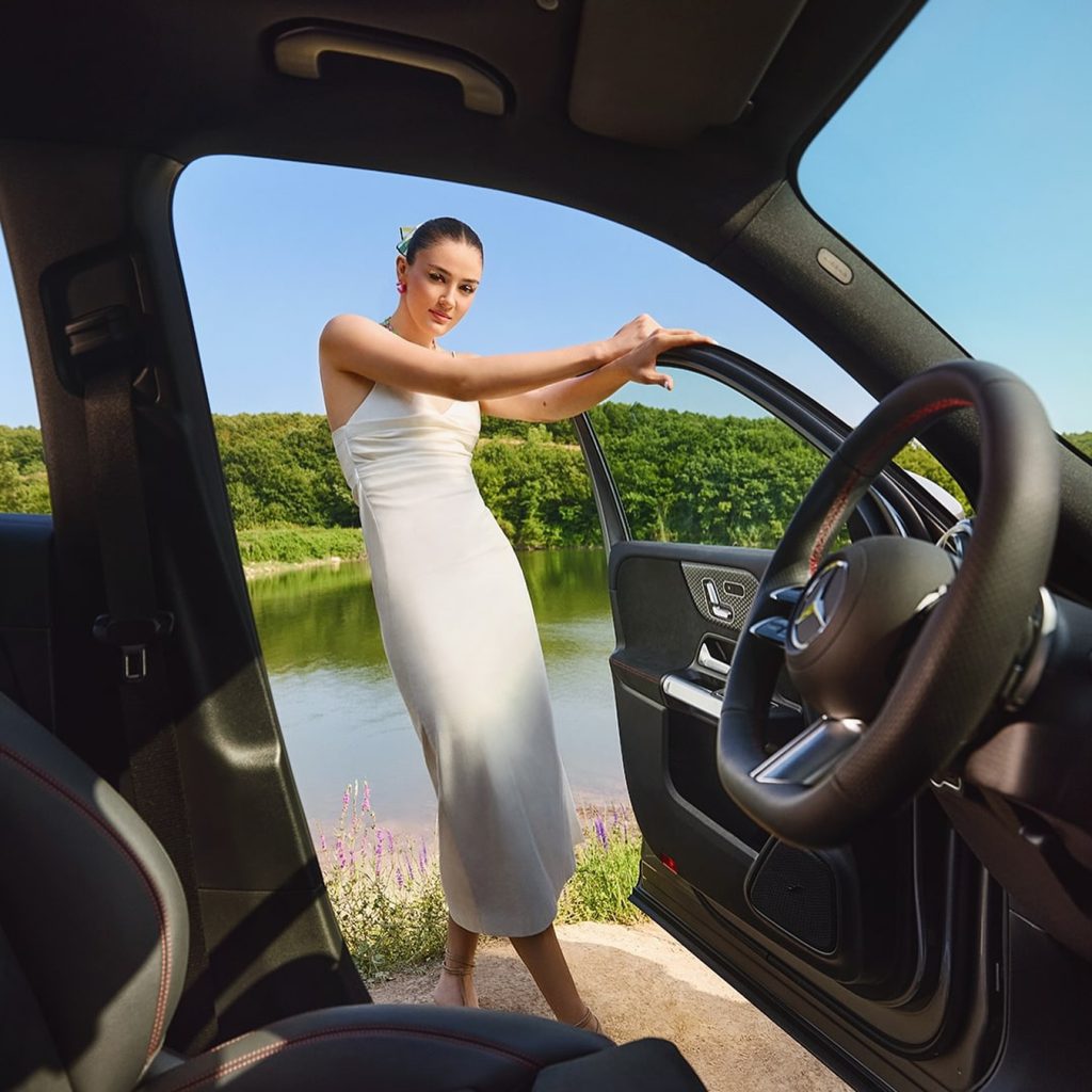 Zehra Güneş bikini