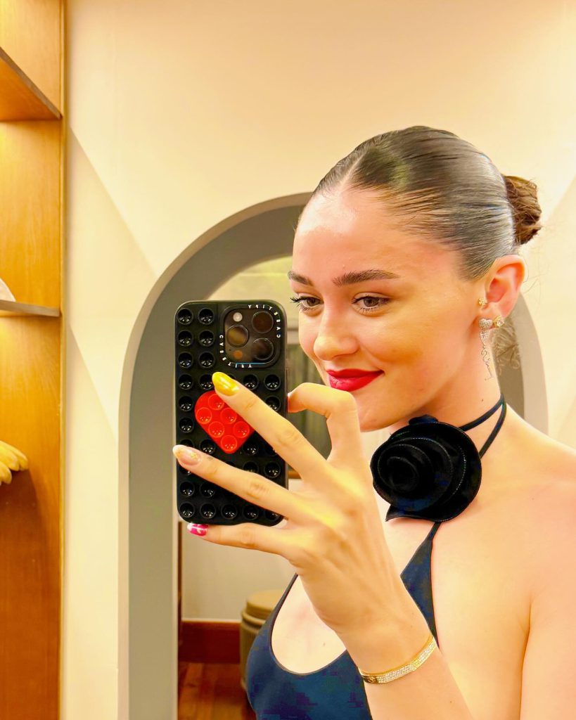 Zehra Güneş depicts fire hot photos