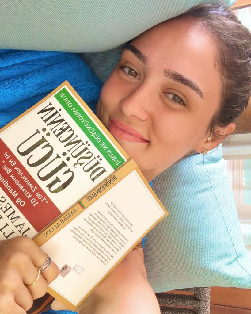 Zehra Güneş depicts fire nude pics