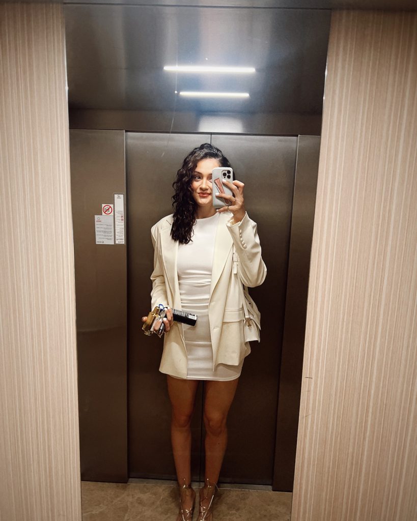 Zehra Güneş depicts fire sex