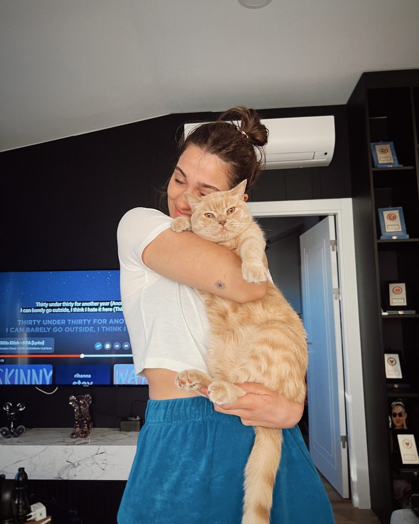 Zehra Güneş depicts fire xxx