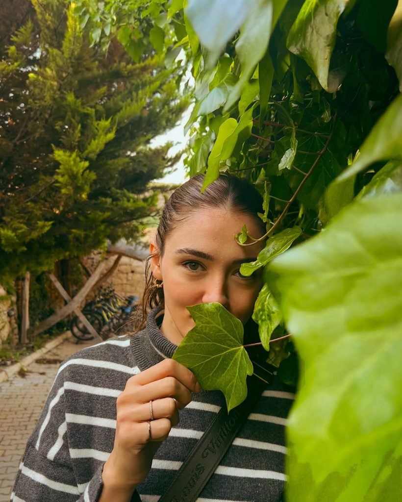 Zehra Güneş looks bikini