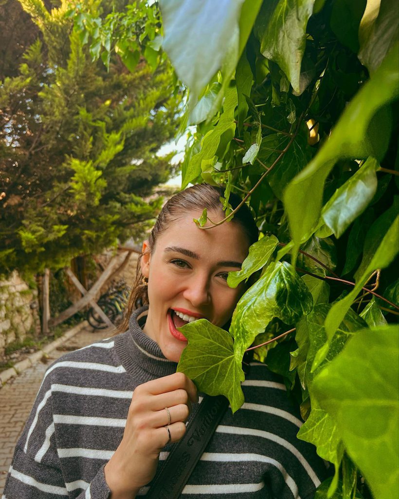 Zehra Güneş looks naked