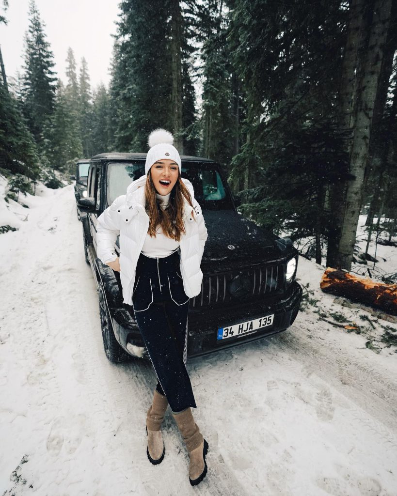 Zehra Güneş modeling bikini