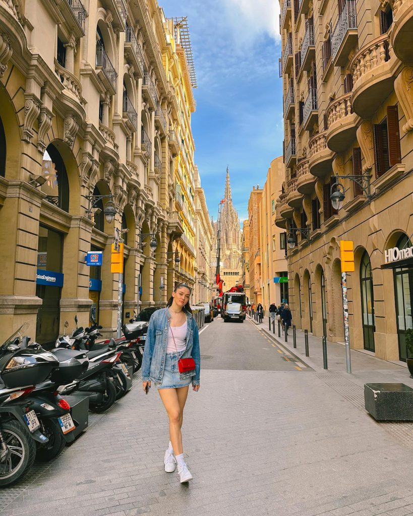 Zehra Güneş modeling hot images