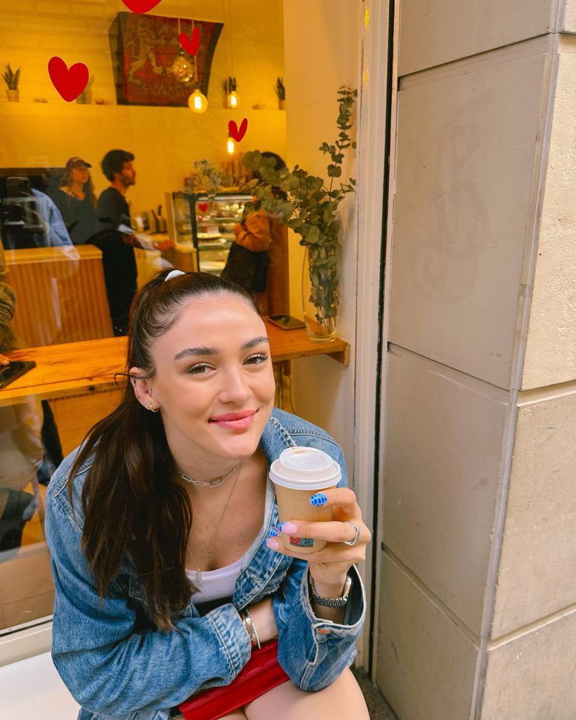 Zehra Güneş modeling hot photos