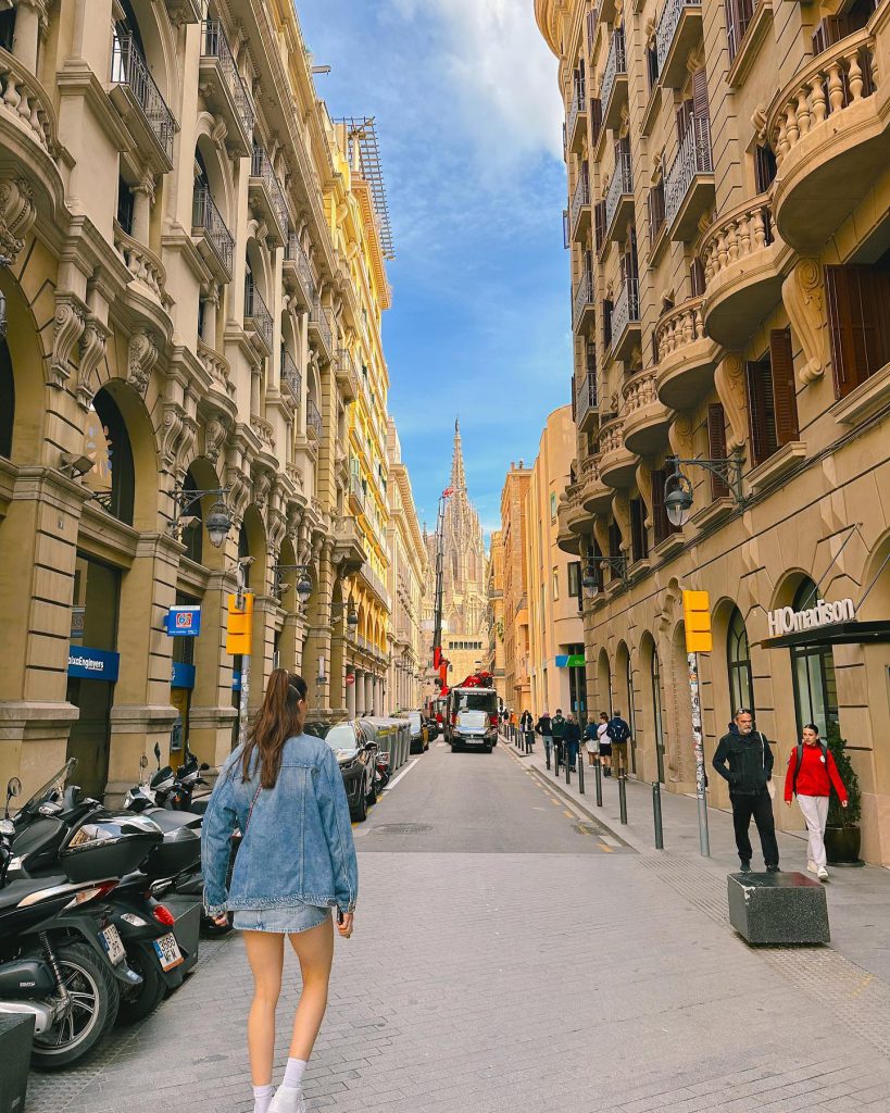 Zehra Güneş modeling hot pics