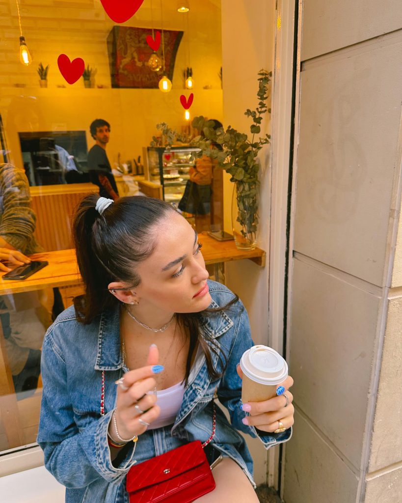 Zehra Güneş modeling nude pics