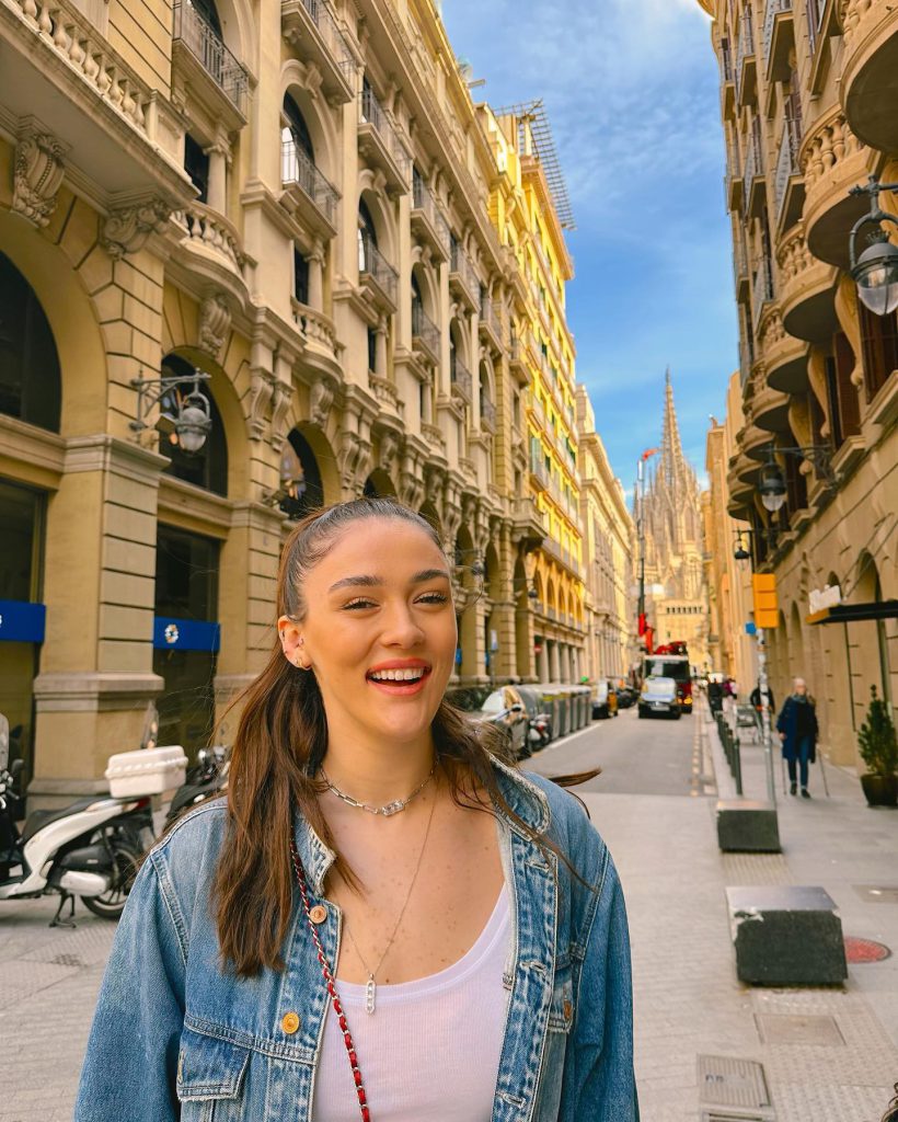 Zehra Güneş modeling nudes