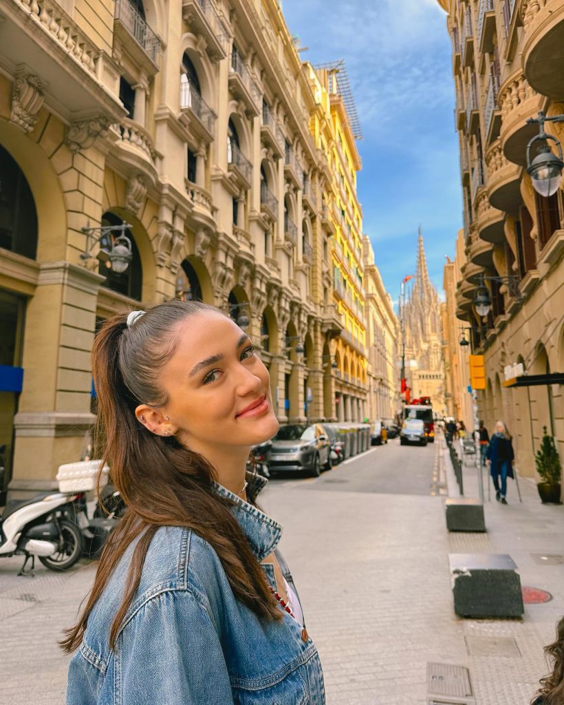 Zehra Güneş modeling pussy