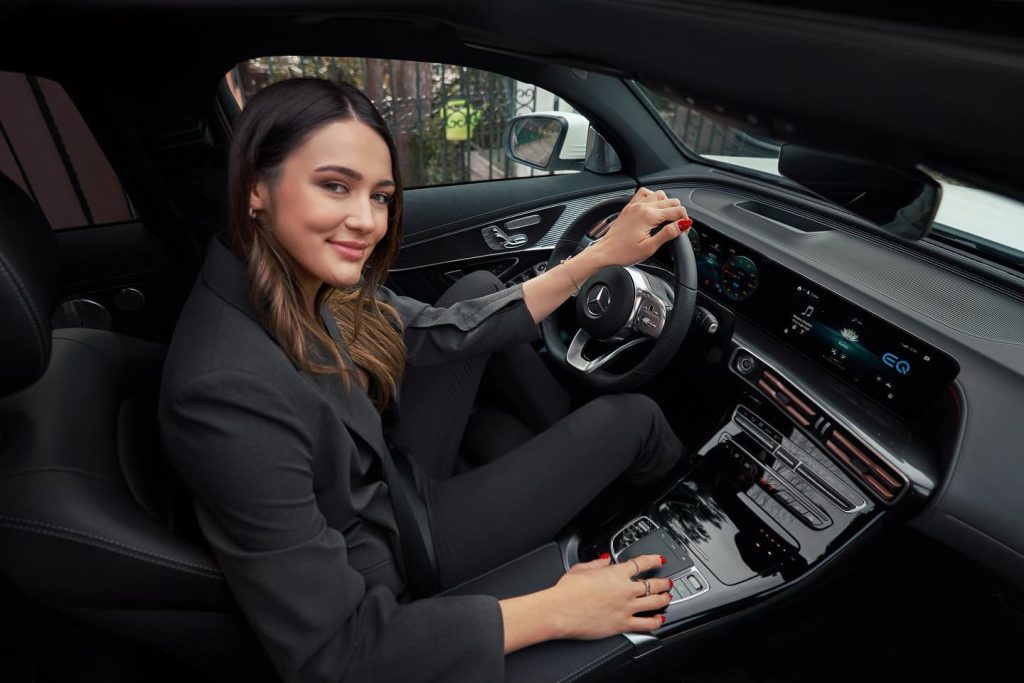 Zehra Güneş poses naked