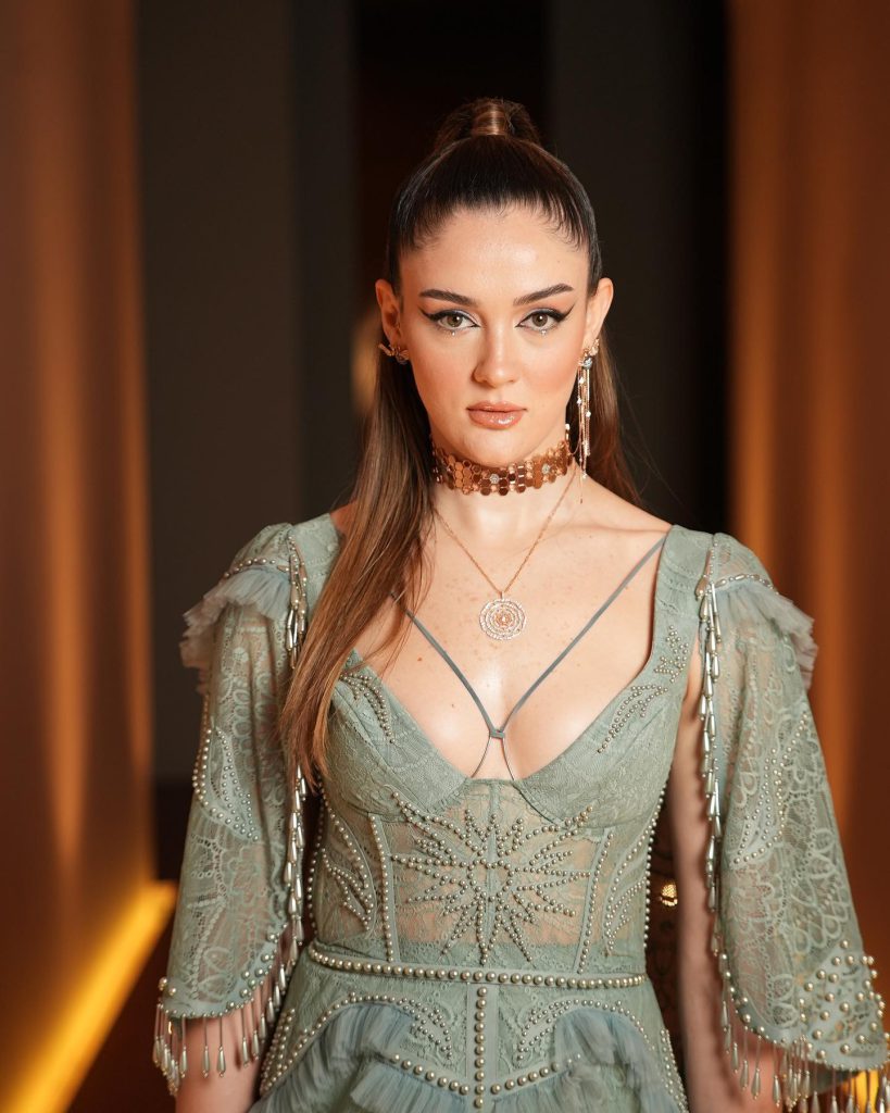 Zehra Güneş poses nudes