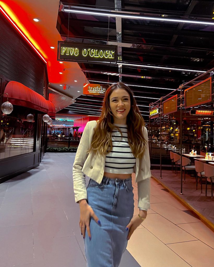 Zehra Güneş smiles xxx sex