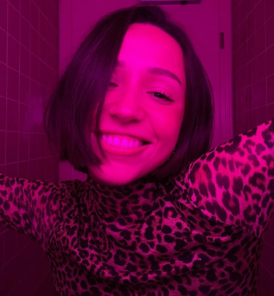 Zeynep Bastık ardent boobs