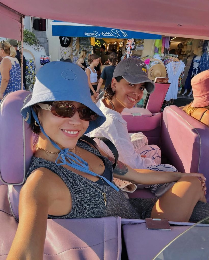 Zeynep Bastık ardent hot