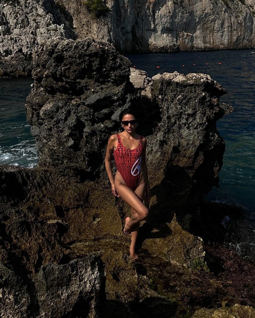 Zeynep Bastık beautiful hot bikini