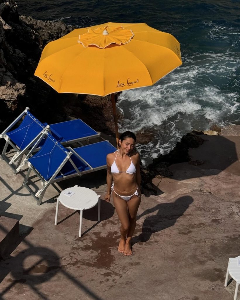 Zeynep Bastık beautiful hot pics