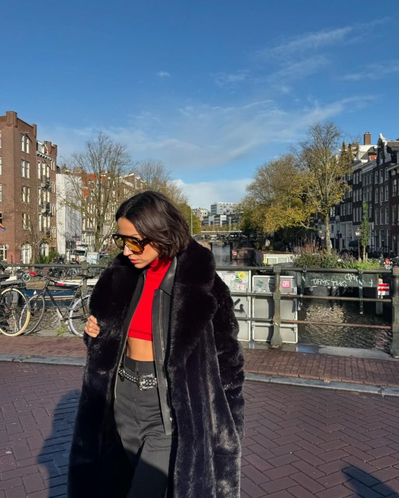 Zeynep Bastık depicts fire boobs