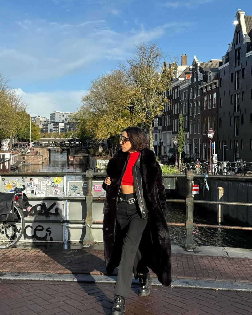 Zeynep Bastık depicts fire nude pics