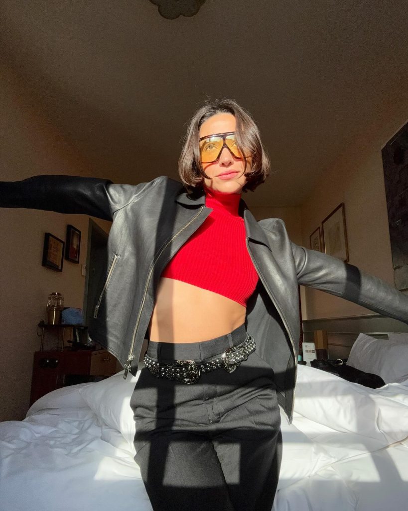 Zeynep Bastık depicts fire nudes