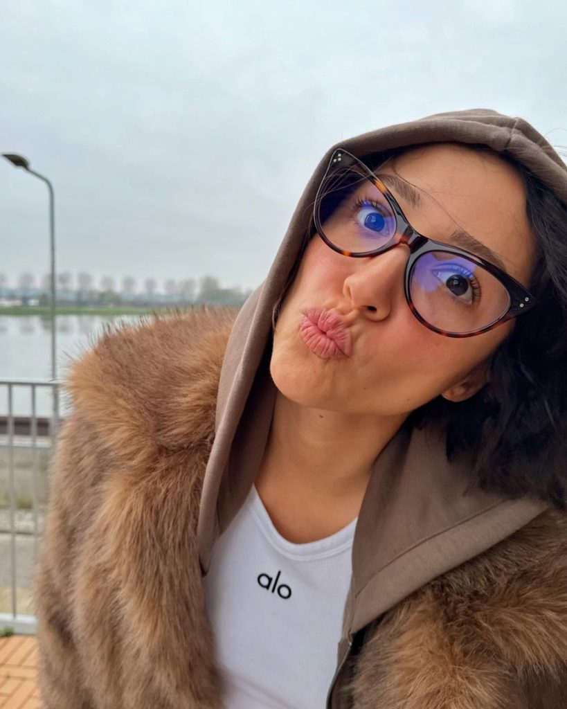 Zeynep Bastık depicts fire porn