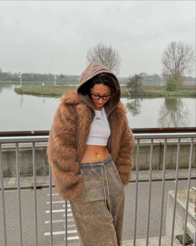 Zeynep Bastık depicts fire sexy