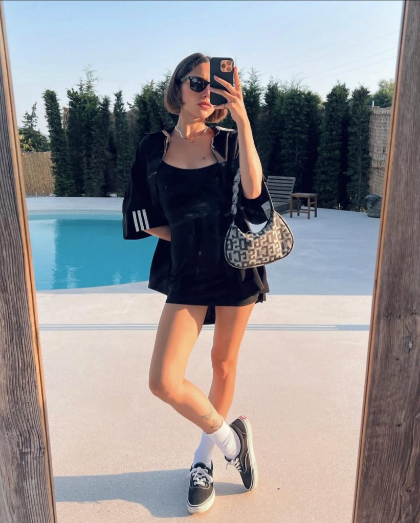 Zeynep Bastık modeling ass