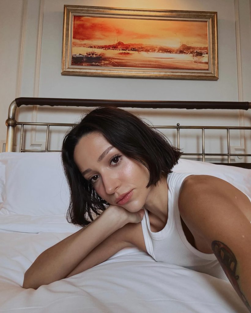 Zeynep Bastık modeling nude pics