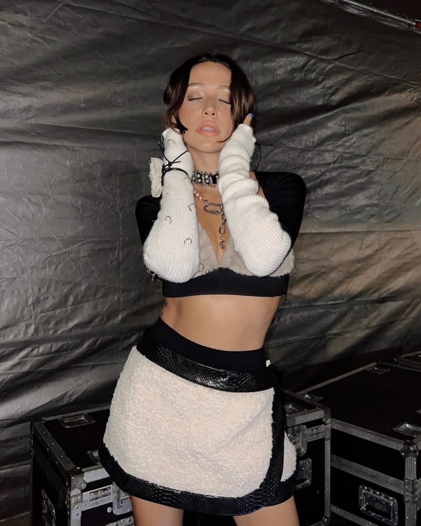 Zeynep Bastık nude pics