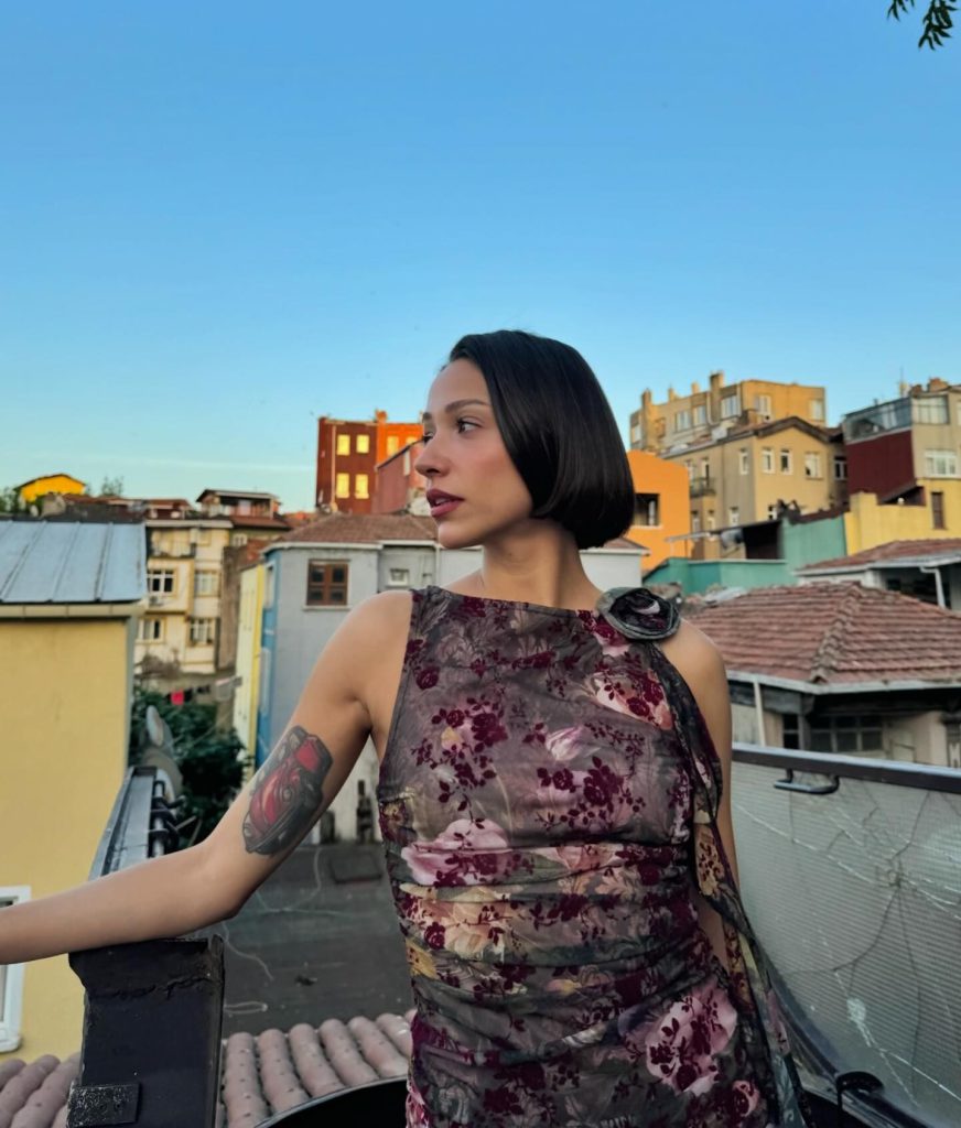 Zeynep Bastık poses hot photos