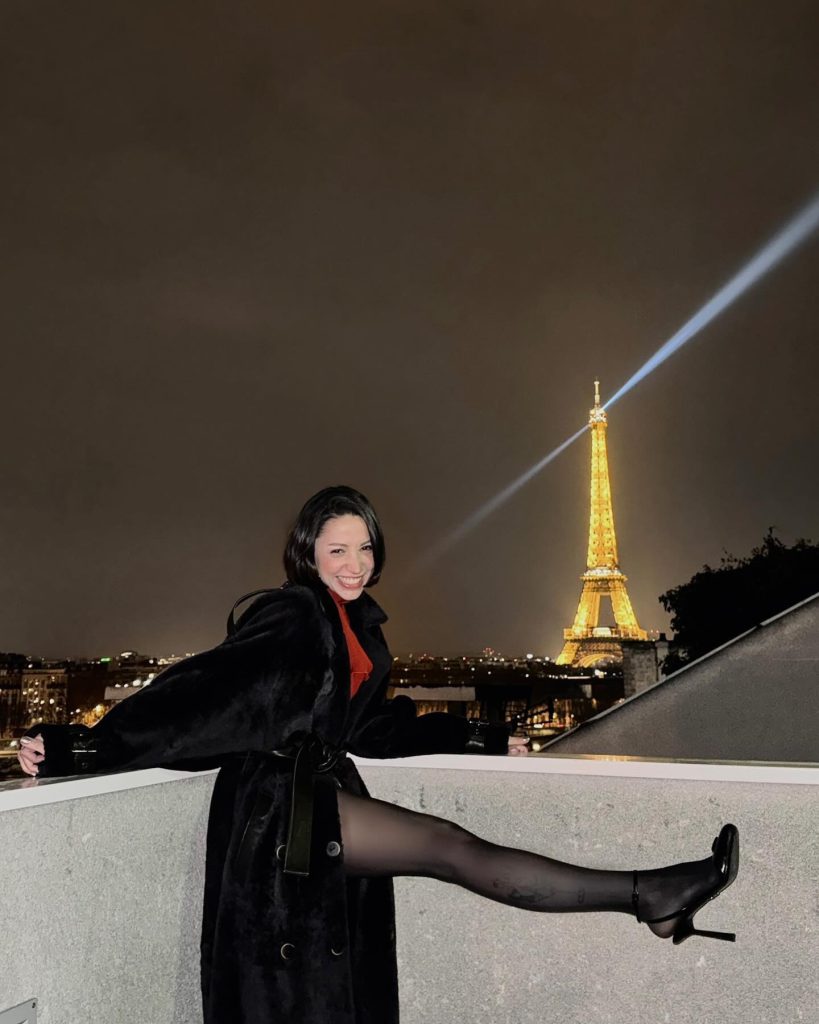 Zeynep Bastık poses sex