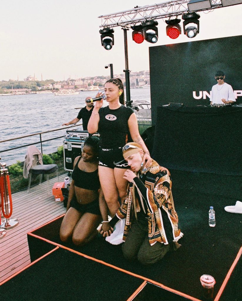 Alizade ardent nudes