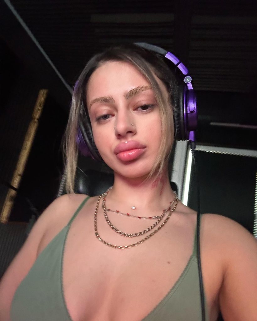 Alizade beautiful hot pics