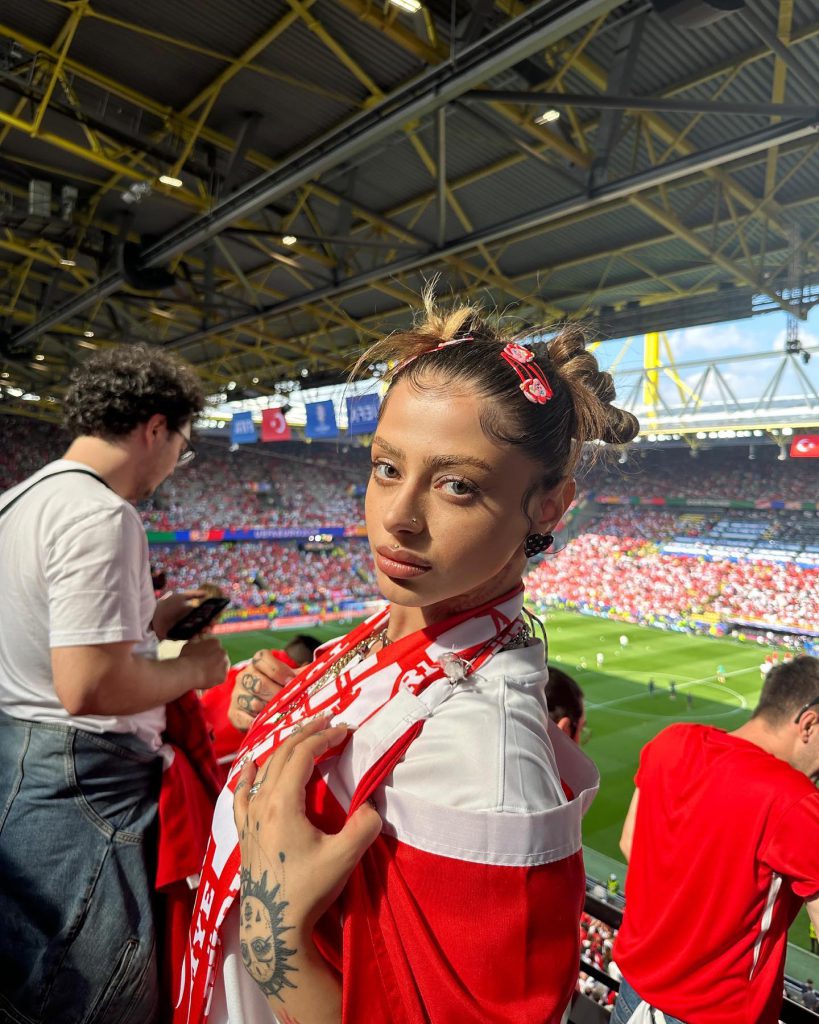 Alizade depicts fire sexy