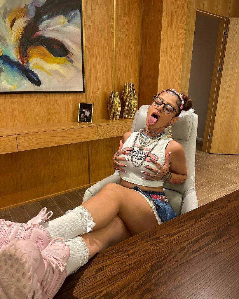 Alizade modeling hot bikini