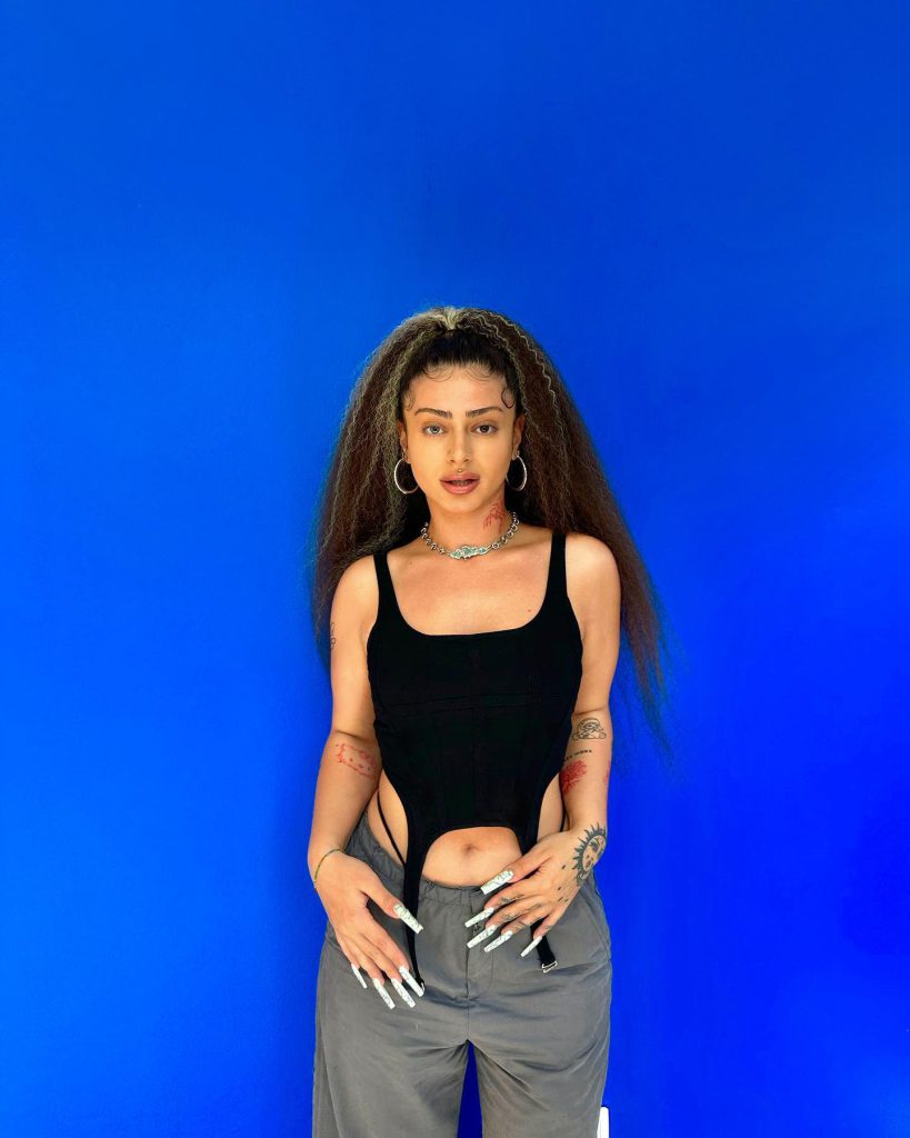 Alizade modeling nude