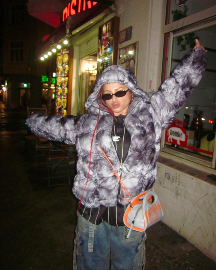 Alizade smiles hot images