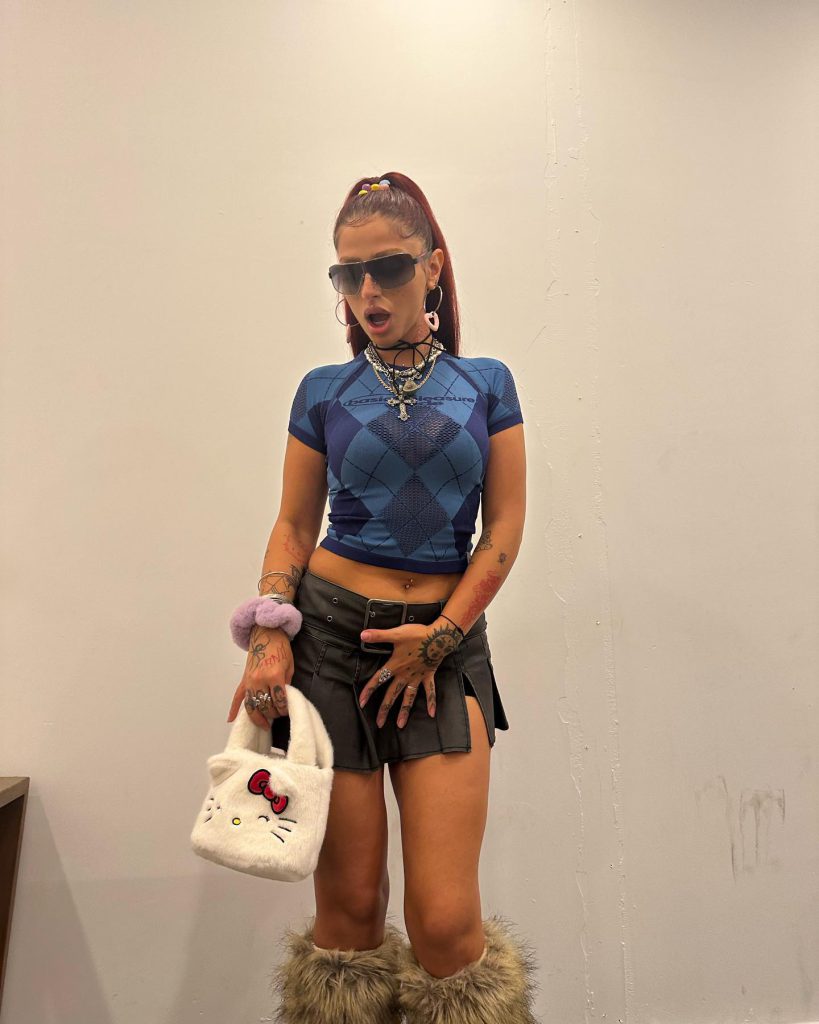 Alizade smiles hot pics