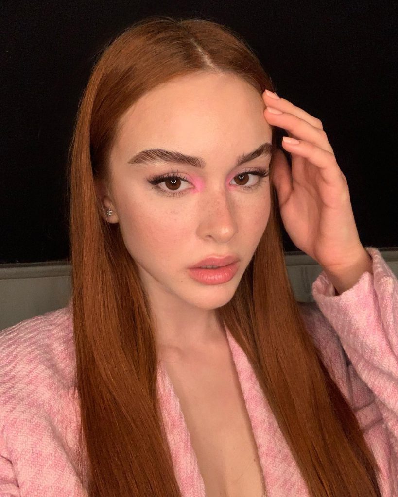 Asena Keskinci ardent nude