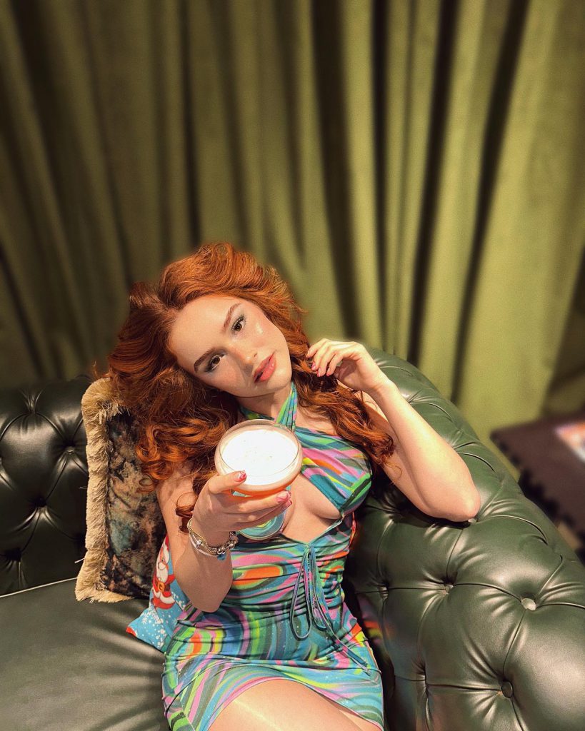 Asena Keskinci depicts fire hot photos