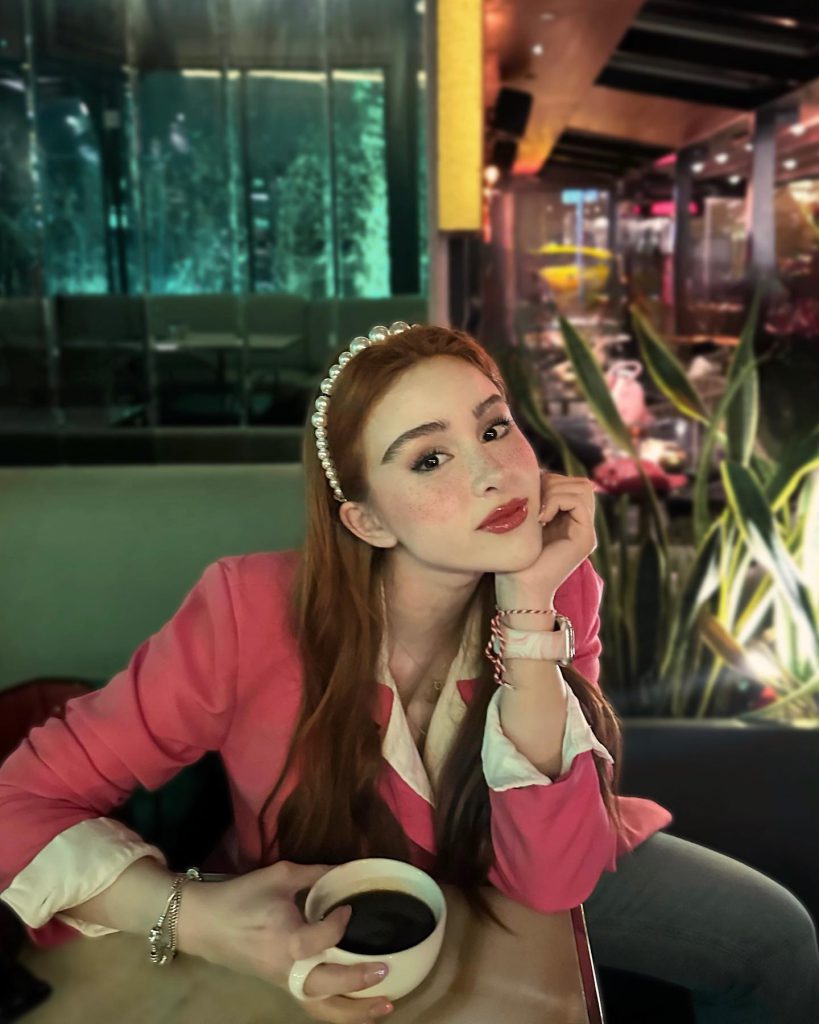 Asena Keskinci looks hot bikini