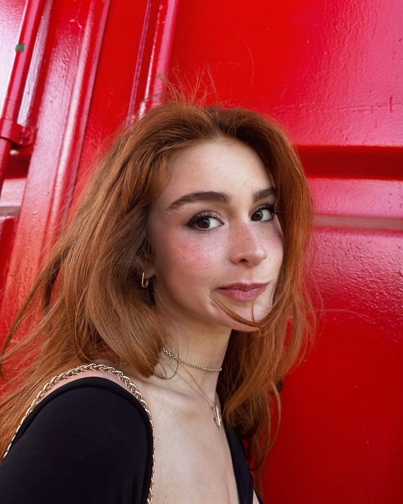 Asena Keskinci looks hot pics