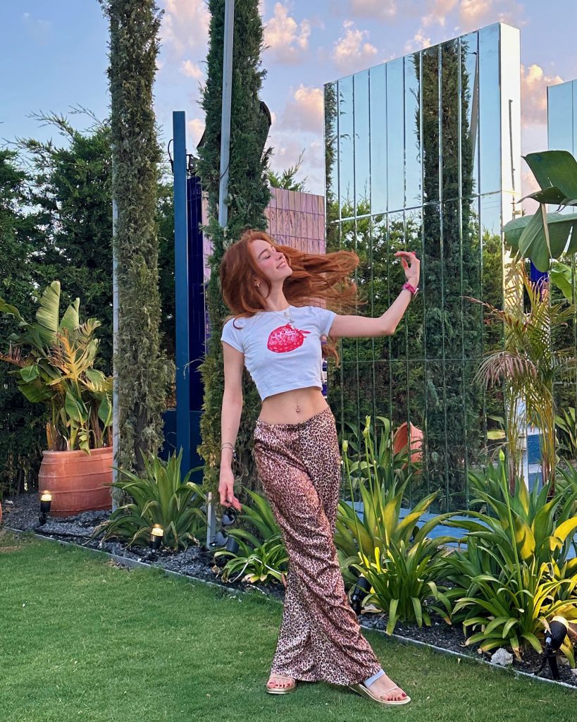 Asena Keskinci modeling hot bikini