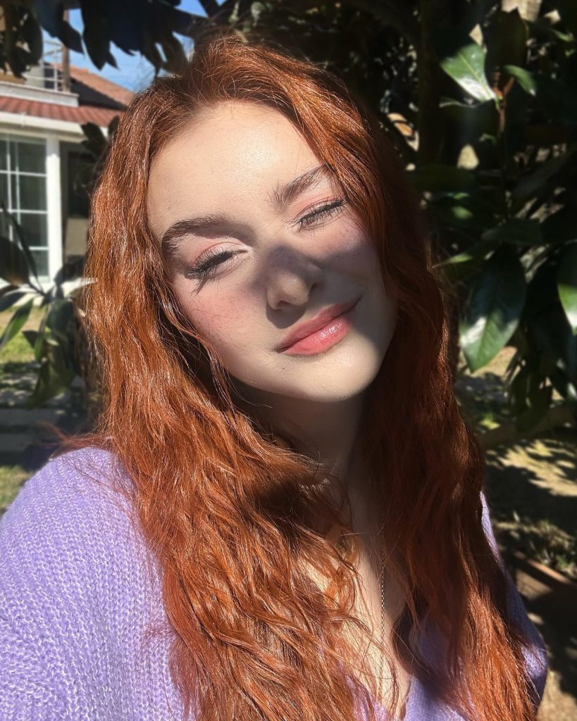 Asena Keskinci modeling nude