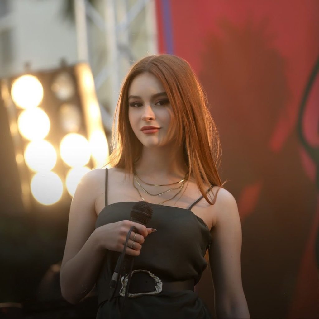 Asena Keskinci nude pics