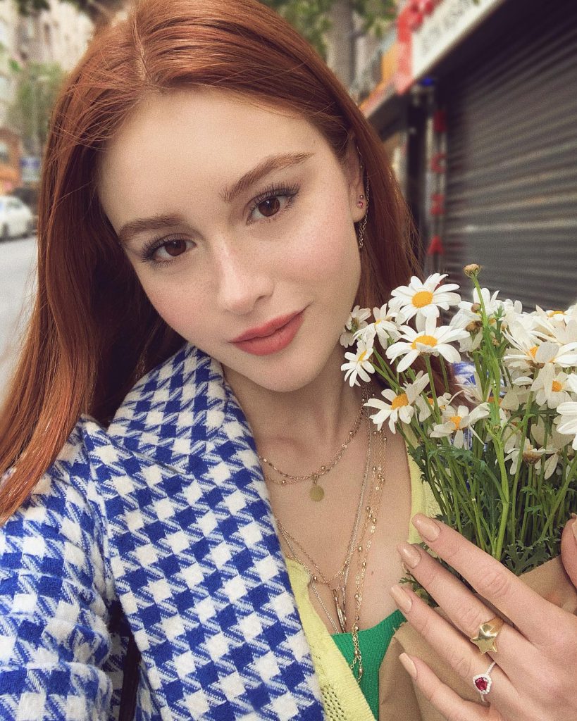 Asena Keskinci poses hot bikini