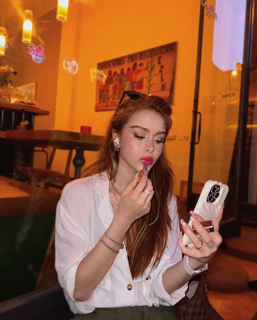 Asena Keskinci smiles hot xxx