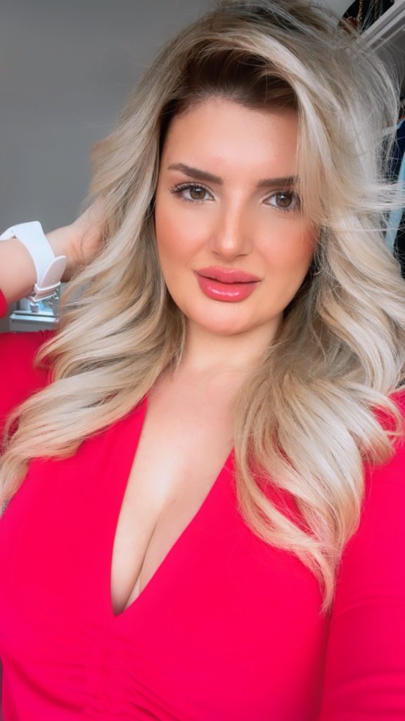 Begüm Polat beautiful boobs